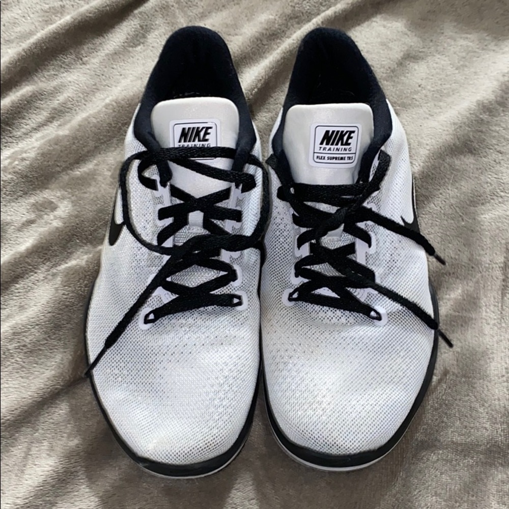 Nike tennis shoes
